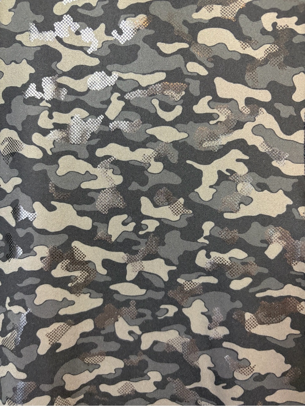 GapFit Women's Size Large Camo Foil 7/8 Leggings High Rise Athleisure Gym Yoga - Picture 5 of 7